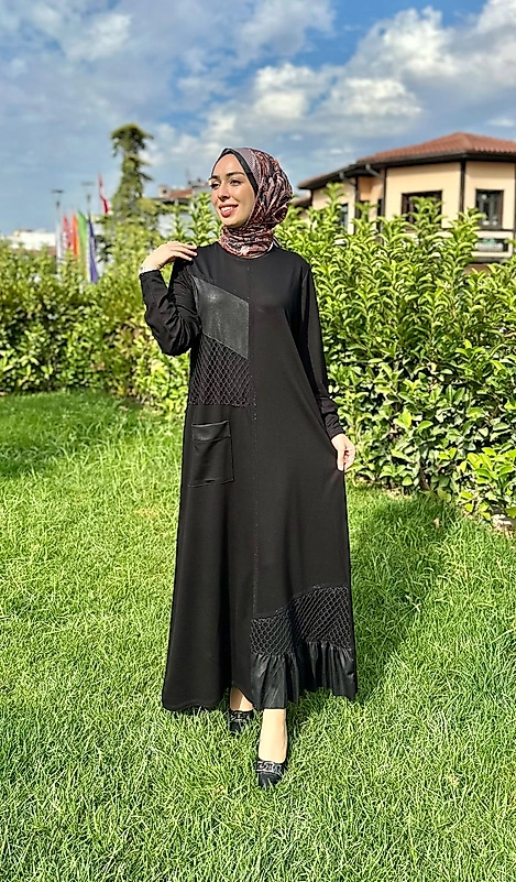 Fileli deri detaylı elbise